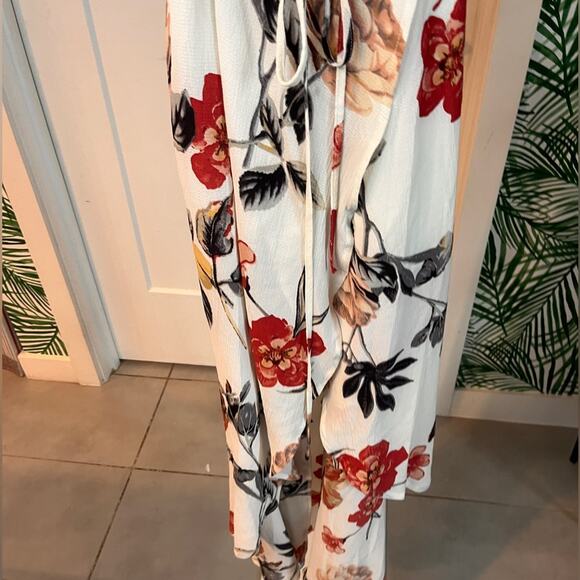 Showpo Emmy Floral Wrap Maxi Dress Size 6 - Picture 5 of 9